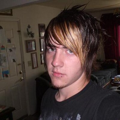 Profile Picture of Adam Landon (@@LateNita) on Twitter