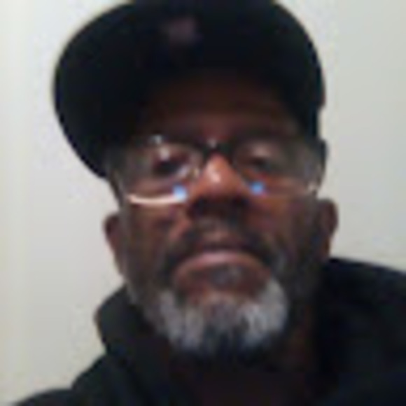 Profile Picture of Darryl Robertson (@darrylrobert720) on Poshmark