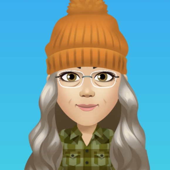 Profile Picture of Kimberly Borden (@kimberlyb25) on Poshmark