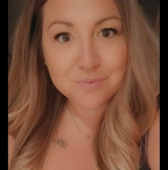 Profile Picture of Jessica Solarik (@messyjessy696) on Poshmark