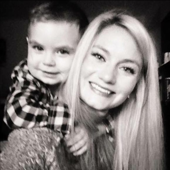 Profile Picture of Kaitlin Keating (@kaitkea89) on Poshmark
