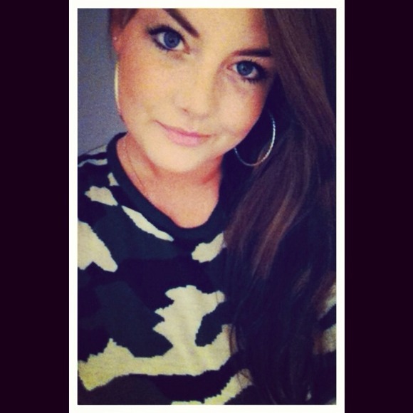 Profile Picture of Kate Ragon (@kateragon) on Poshmark