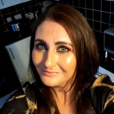 Profile Picture of Lisa Harrold (@LisaHarrold9) on Twitter