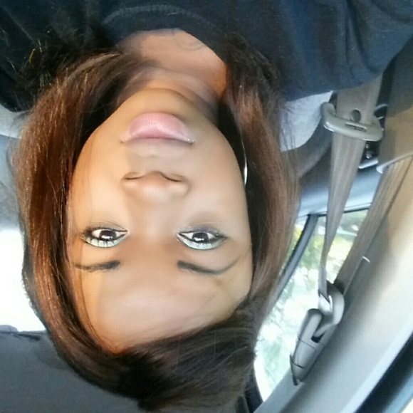 Profile Picture of Quantina Johnson (@tinajae22) on Poshmark