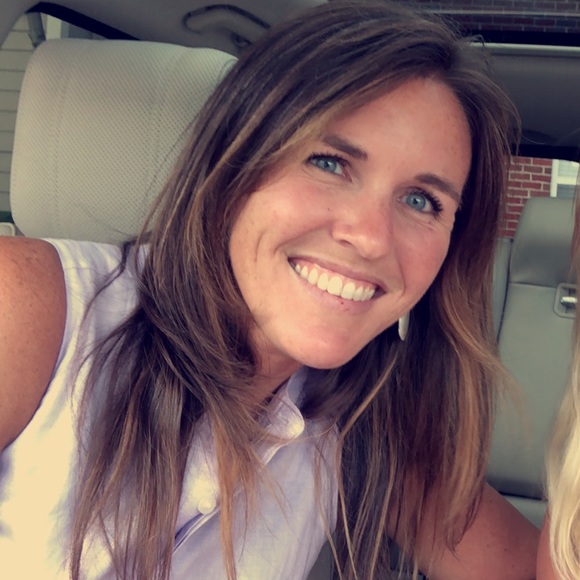 Profile Picture of Tara Hibbs (@t_hibbs) on Poshmark