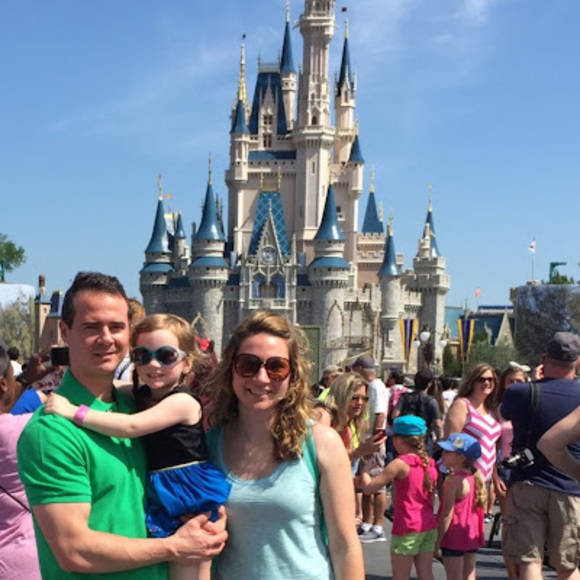 Profile Picture of Stephanie Howay (@stephaniehoway) on Poshmark