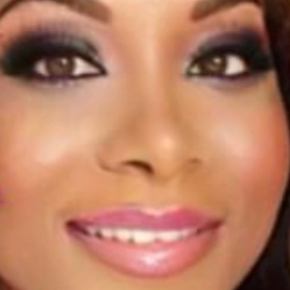 Profile Picture of Myrna Avila (@myrnaavila) on Poshmark