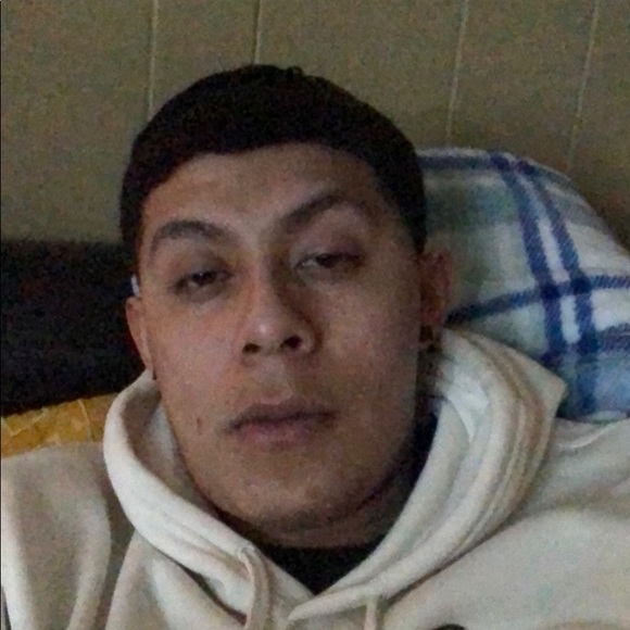 Profile Picture of Gustavo Gomez (@elfpure3) on Poshmark