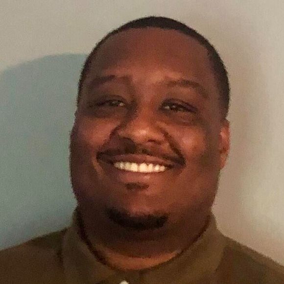 Profile Picture of Aaron Guyton (@aguyton83) on Poshmark