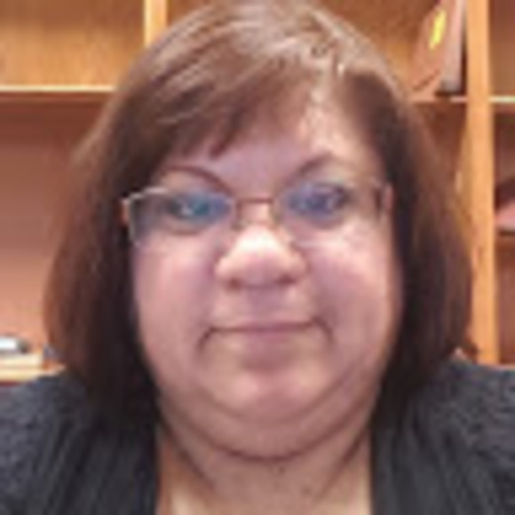 Profile Picture of Cyndi Viguerias (@cyndi_v) on Poshmark