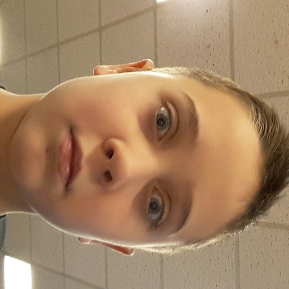 Hayden Norgaard - Poshmark Profile Picture of Hayden Norgaard (@huskerdream) on Poshmark