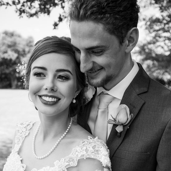 Profile Picture of Kelse Pedigo thomas (@snaitycake) on Poshmark