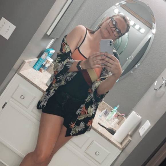 Profile Picture of Wendy Smith (@thewendy28) on Poshmark