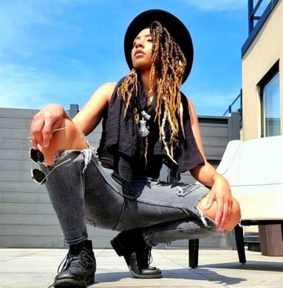 Profile Picture of Tiffany Scurlark (@tiffballa23) on Poshmark