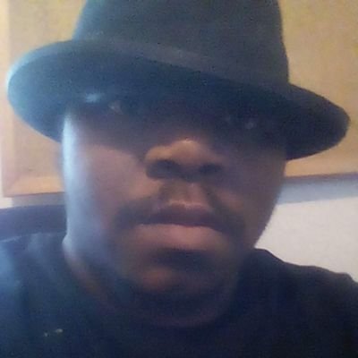Profile Picture of Sean Shoemaker (@SeanShoemaker13) on Twitter