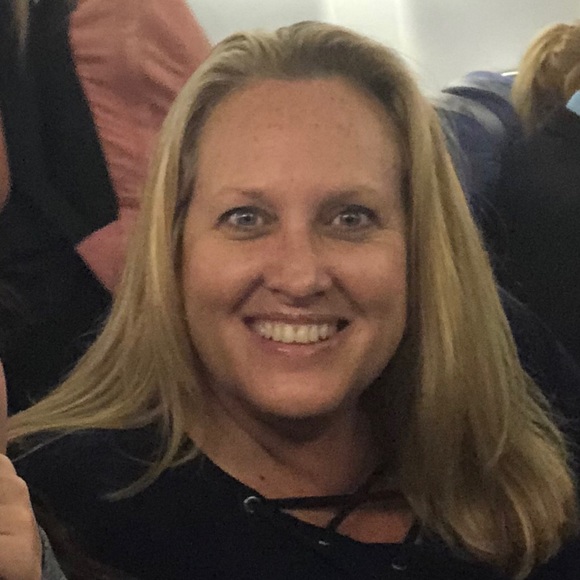 Profile Picture of Lisa Casella (@jersey65) on Poshmark