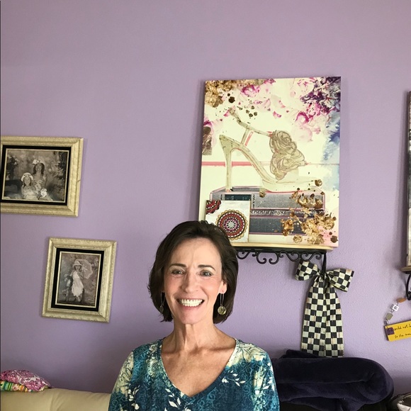 Profile Picture of Ann Malcomson (@aemsml) on Poshmark