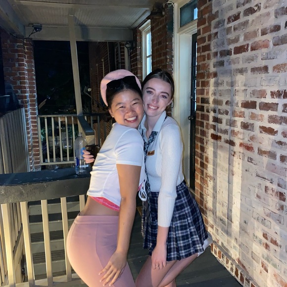 Profile Picture of Catherine Shih (@cathrerine) on Poshmark