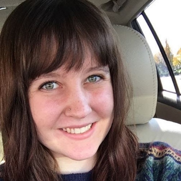 Profile Picture of Julia Burger (@julia_burger) on Poshmark