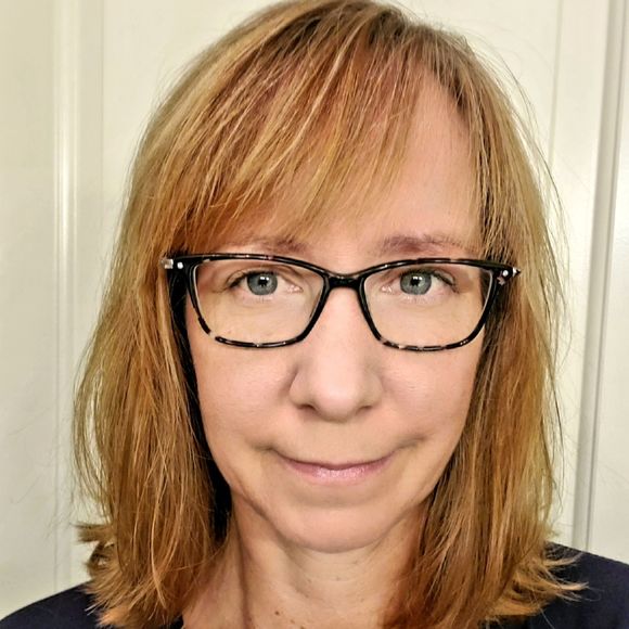 Profile Picture of Donna Reiniger (@dreiniger) on Poshmark