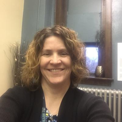 Profile Picture of Angie Holcomb (@AngieCalhoua) on Twitter