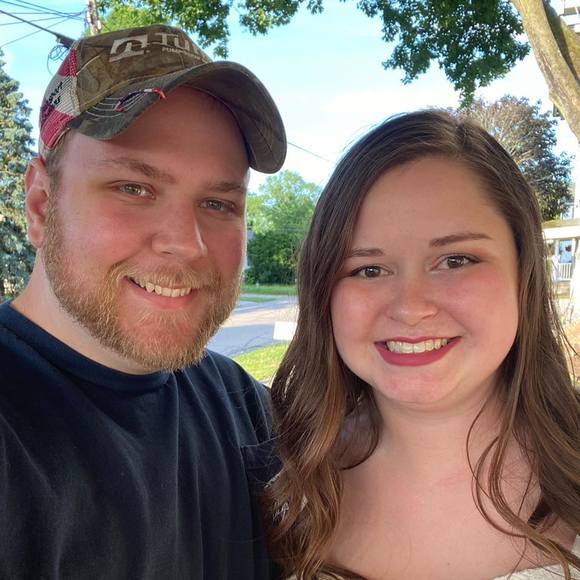 Profile Picture of Abbigail Benton (@abbigailbenton) on Poshmark