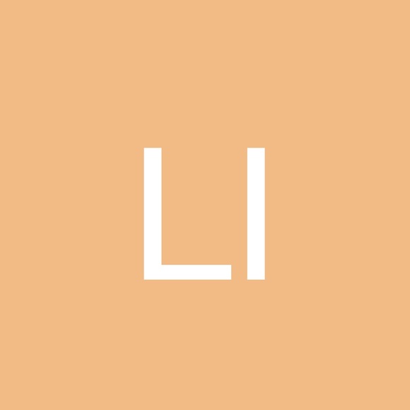 Profile Picture of Laura Inzunza (@linzunza) on Poshmark