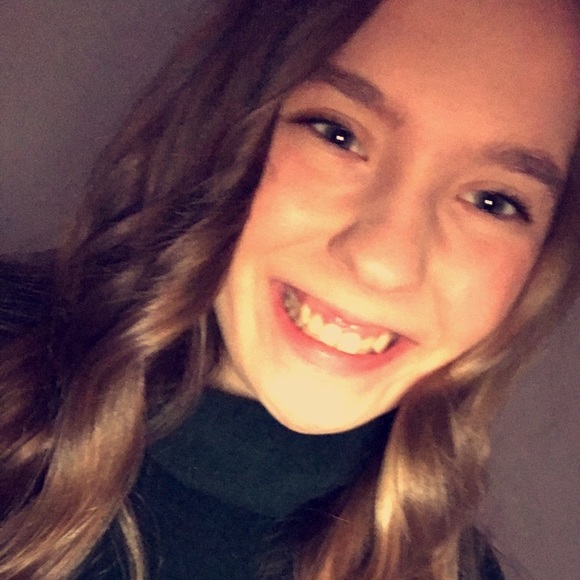 Georgia Lavinder - Poshmark Profile Picture of Georgia Lavinder (@glav) on Poshmark