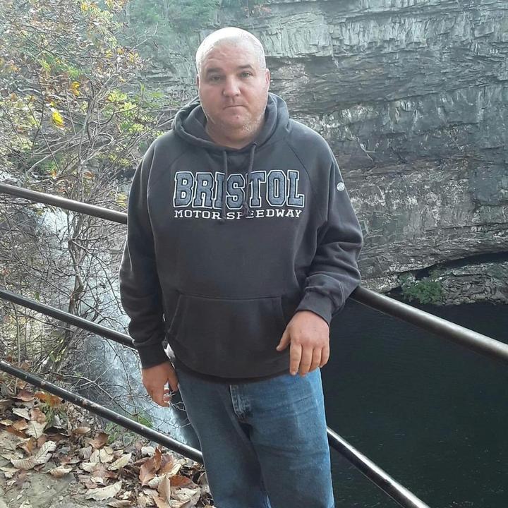 Profile Picture of user4829424962512 (@@jameskberg) on Tiktok