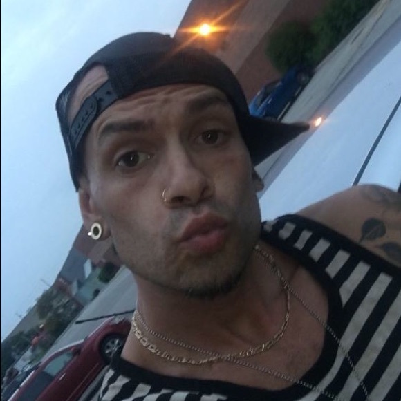 Profile Picture of Marc Farrell (@farrellmarc85) on Poshmark