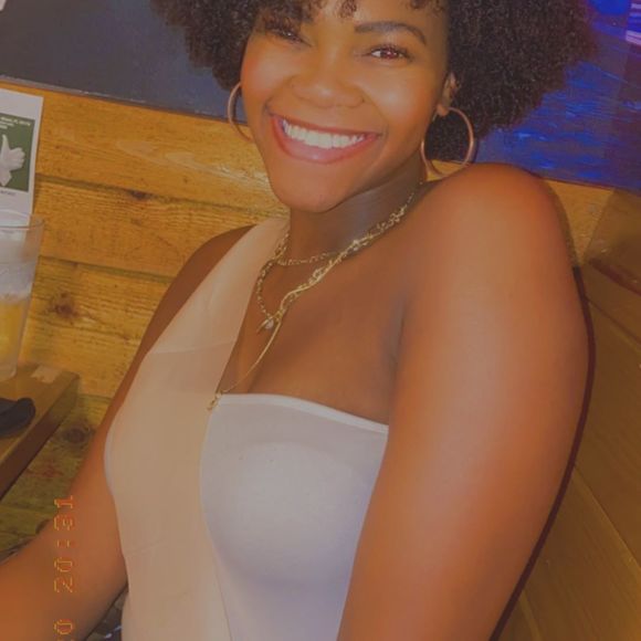 Profile Picture of Hailey Ray (@hails1111) on Poshmark