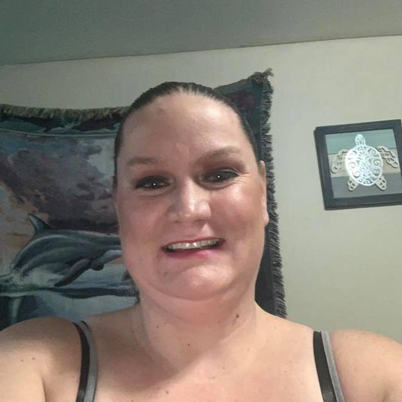 Profile Picture of Christa Giger (@gigerc87) on Poshmark