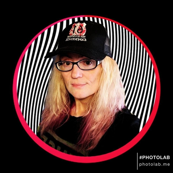 Profile Picture of Deanna Hirman (@neenee1993) on Poshmark