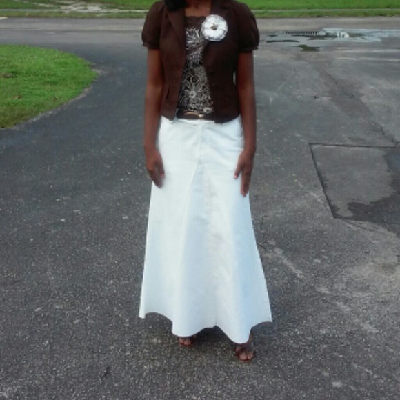 Profile Picture of Rolande Delinois (@delinois7) on Poshmark