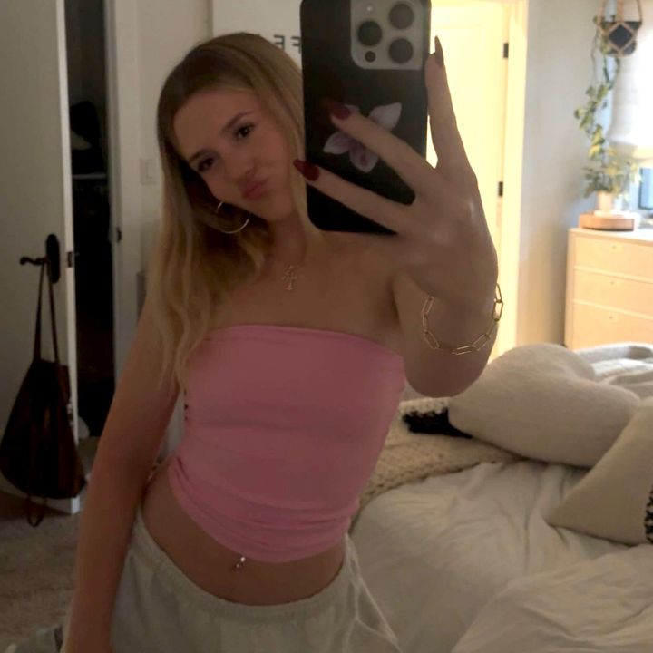 Profile Picture of claire (@clairefarns) on Tiktok