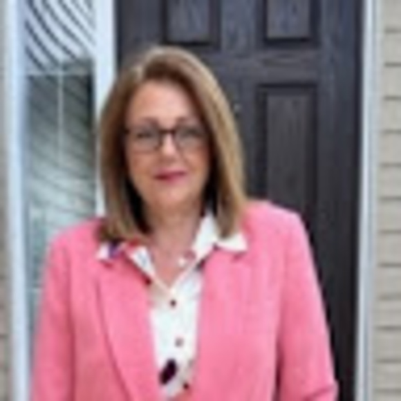 Leeann Chesky - Poshmark Profile Picture of Leeann Chesky (@leeann_chesky) on Poshmark