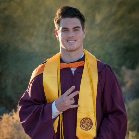 Profile Picture of David Gesicki (@dgesicki) on Poshmark