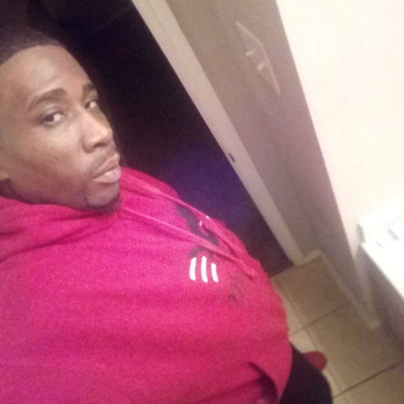 Profile Picture of Larry Richardson (@larryrichard738) on Poshmark
