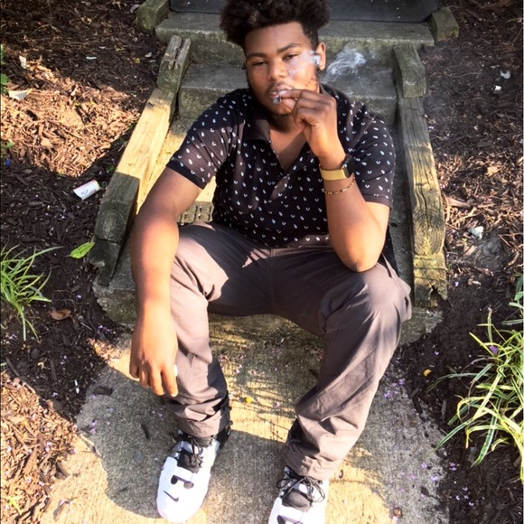 Profile Picture of Tae Ingleton (@tae4100) on Poshmark