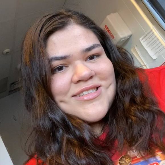 Profile Picture of Karla Lozano (@_kaarrllaa) on Poshmark