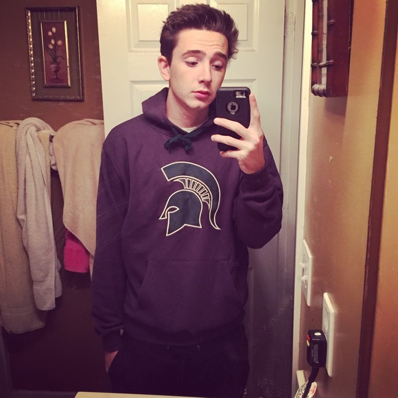 Profile Picture of Jacob Purcell (@jacobpur) on Poshmark