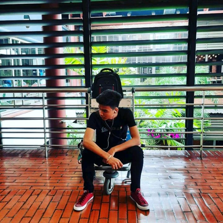Profile Picture of chrisvian (@chrisviangerren) on Tiktok