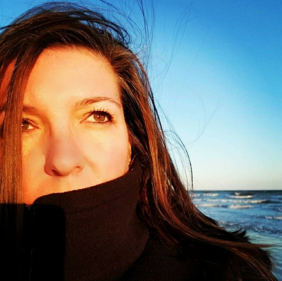 Profile Picture of Taryn Meyer (@jtkemeyer) on Poshmark