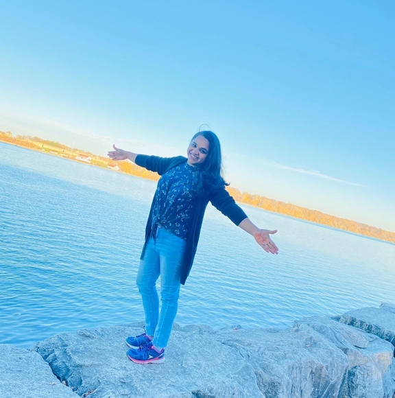 Profile Picture of Ruchi Upadhyay (@ruchiupadhyay5) on Poshmark