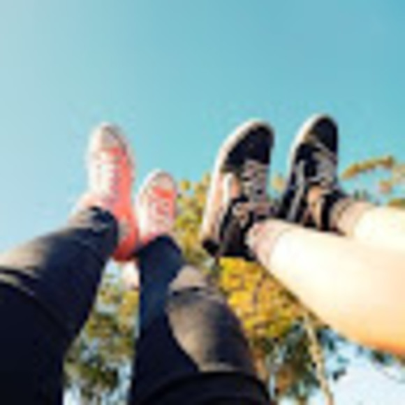 Profile Picture of Sienna Versluis (@siennaversluis) on Poshmark