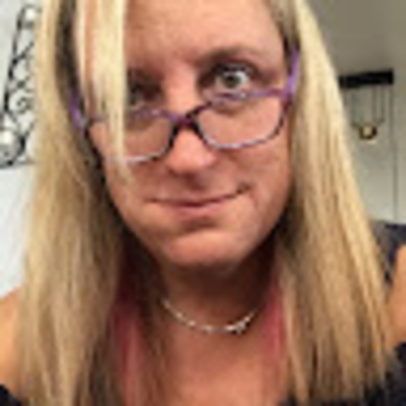 Profile Picture of Becki Pietranek (@pietraneksemail) on Poshmark