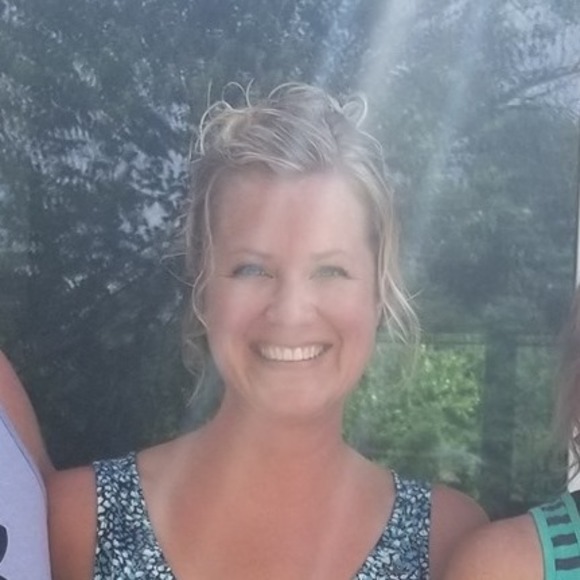 Christin Biermeier - Poshmark Profile Picture of Christin Biermeier (@cb2807) on Poshmark