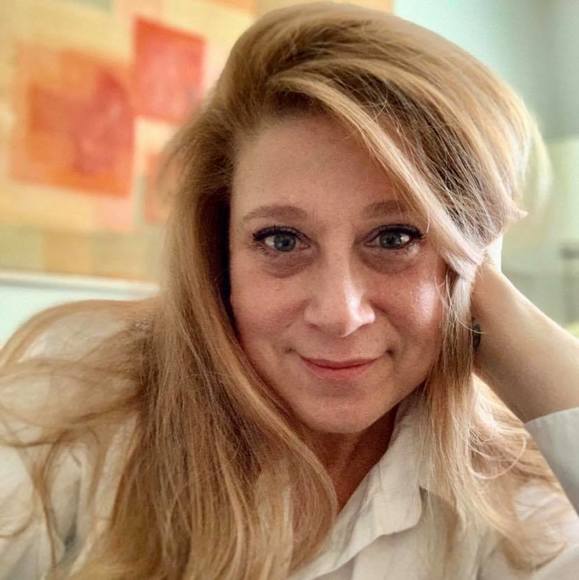 Profile Picture of Joy Serata (@joyserata) on Poshmark