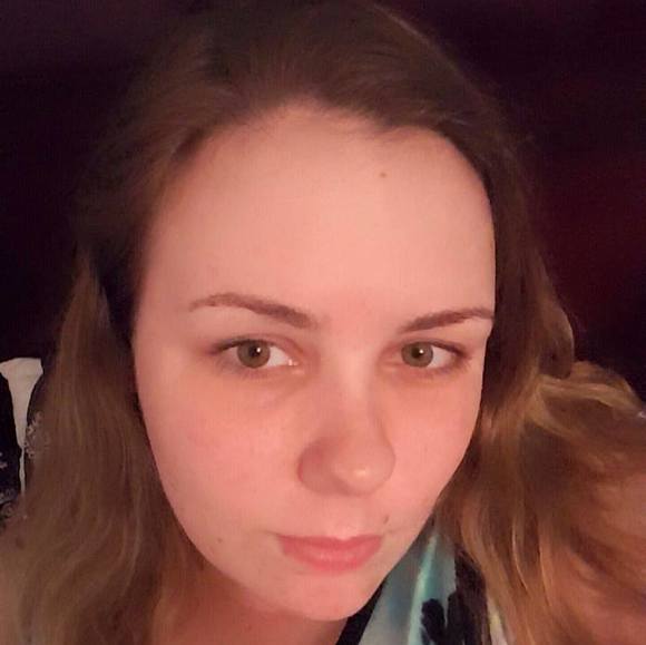 Profile Picture of Nikki Doege (@dominiquedoege) on Poshmark