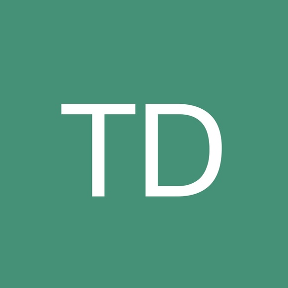 Profile Picture of Tara Dusthimer (@tmdusthimer77) on Poshmark